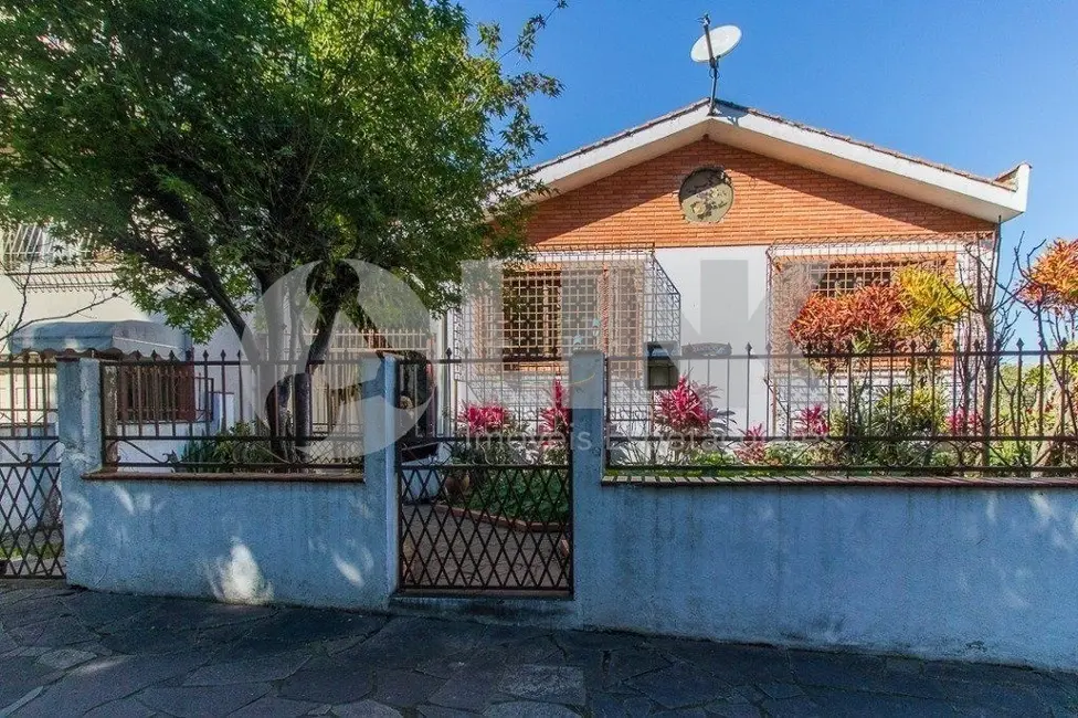 Foto 1 de Casa com 4 quartos à venda, 170m2 em Jardim São Pedro, Porto Alegre - RS