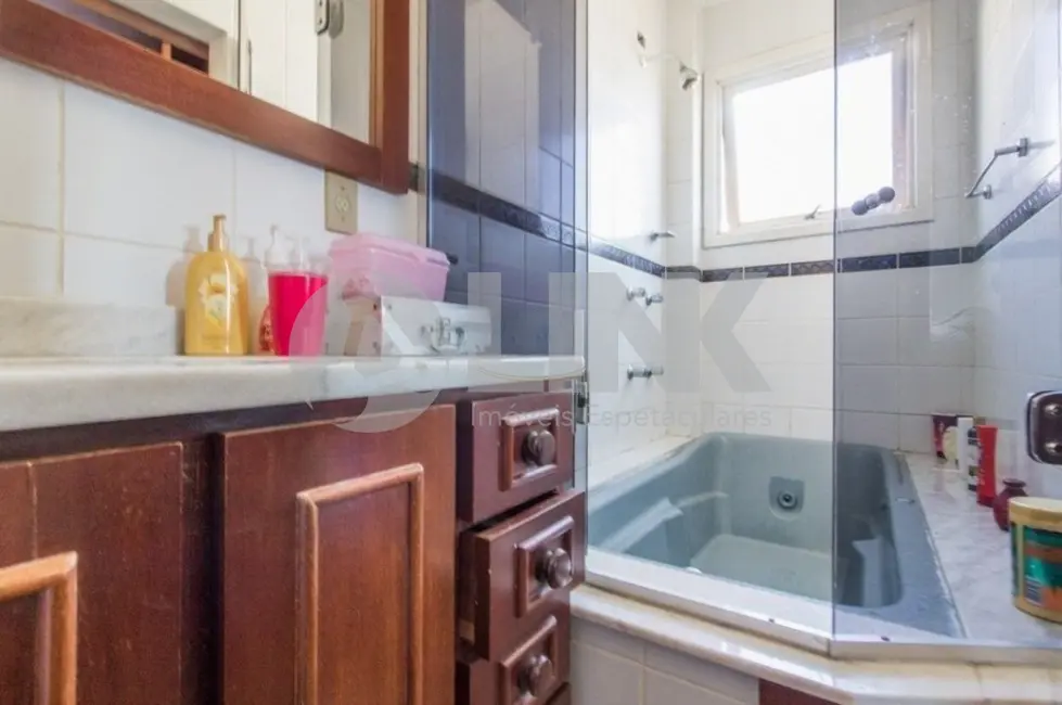 Foto 4 de Apartamento com 3 quartos à venda, 200m2 em Jardim Itu, Porto Alegre - RS