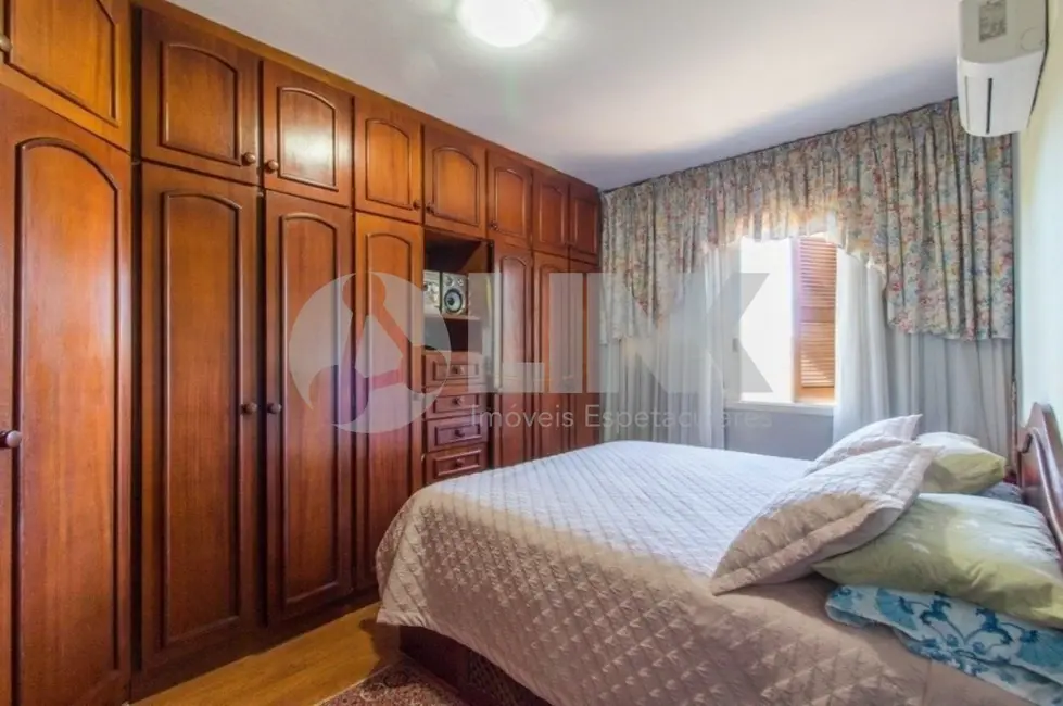 Foto 7 de Apartamento com 3 quartos à venda, 200m2 em Jardim Itu, Porto Alegre - RS