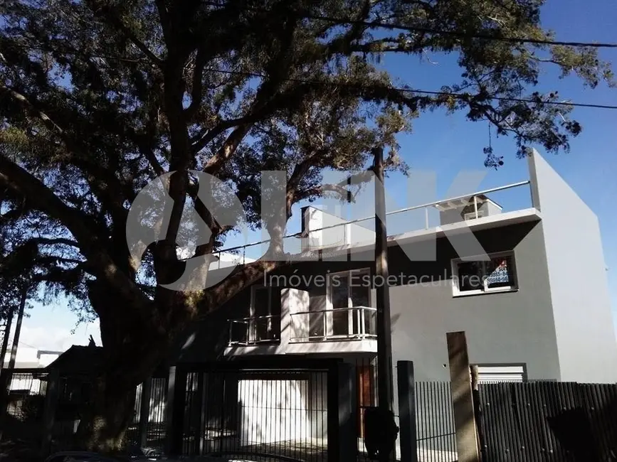 Foto 1 de Casa com 3 quartos à venda, 240m2 em Guarujá, Porto Alegre - RS