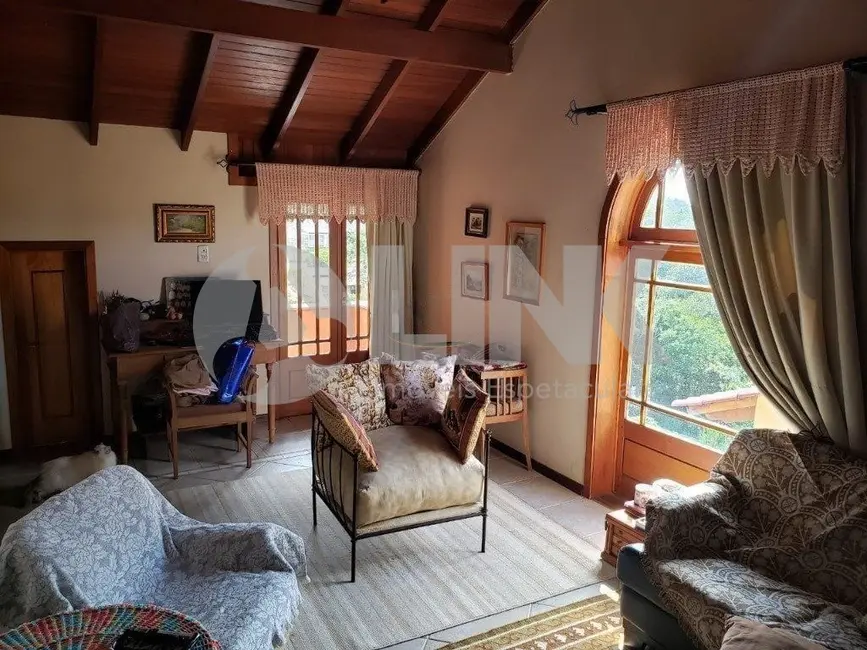 Casa de Condomínio com 4 quartos à venda, 236m2 em Agronomia, Porto Alegre - RS - imagem 2 Foto 2 de Casa de Condomínio com 4 quartos à venda, 236m2 em Agronomia, Porto Alegre - RS