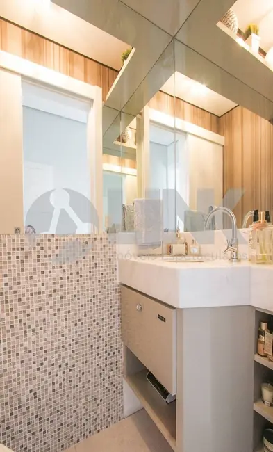 Apartamento com 2 quartos à venda, 148m2 em Petrópolis, Porto Alegre - RS - imagem 7 Foto 7 de Apartamento com 2 quartos à venda, 148m2 em Petrópolis, Porto Alegre - RS