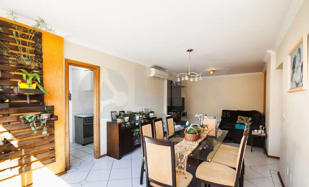 Apartamento com 3 quartos à venda, 106m2 em Jardim Botânico, Porto Alegre - RS - imagem 5 Foto 5 de Apartamento com 3 quartos à venda, 106m2 em Jardim Botânico, Porto Alegre - RS