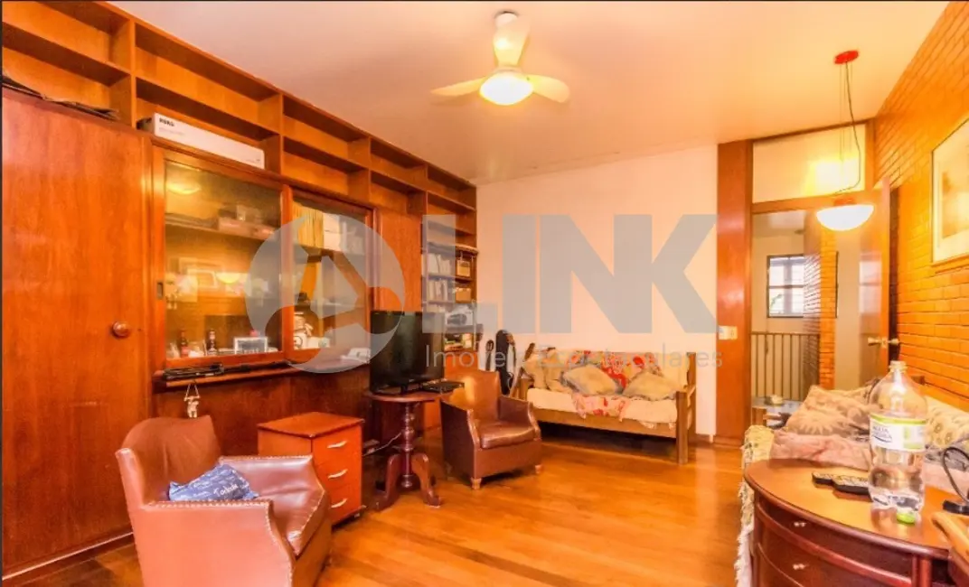 Casa com 3 quartos à venda, 591m2 em Três Figueiras, Porto Alegre - RS - imagem 8 Foto 8 de Casa com 3 quartos à venda, 591m2 em Três Figueiras, Porto Alegre - RS