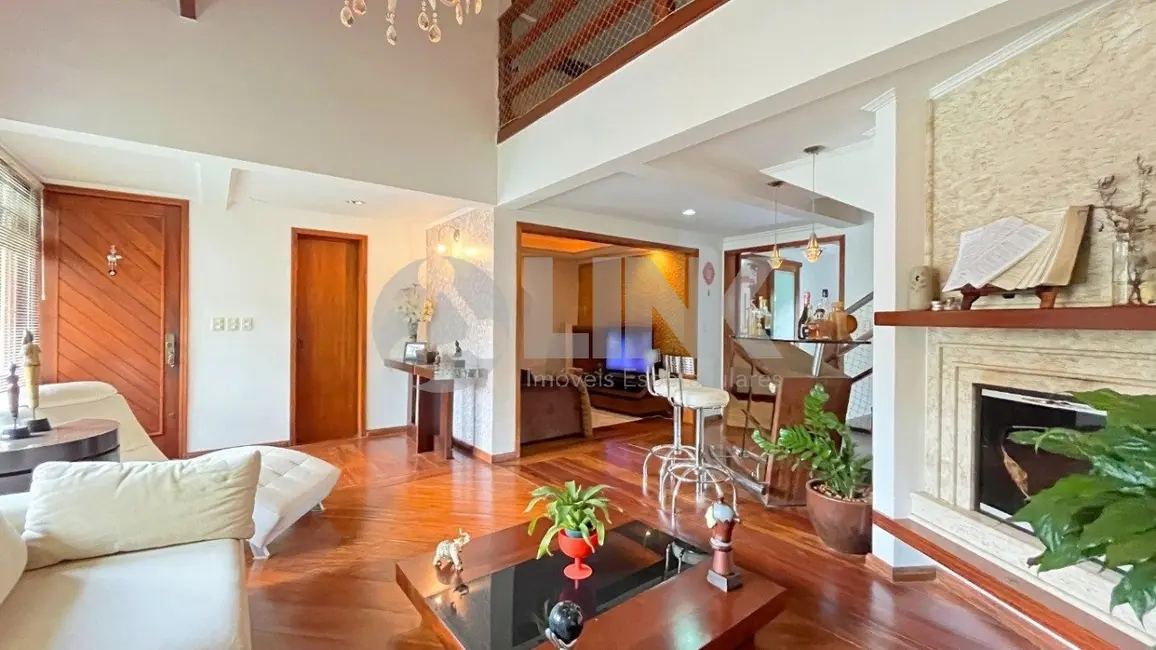 Foto 9 de Casa com 3 quartos à venda, 375m2 em Jardim Itu, Porto Alegre - RS