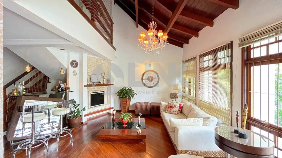 Foto 8 de Casa com 3 quartos à venda, 375m2 em Jardim Itu, Porto Alegre - RS