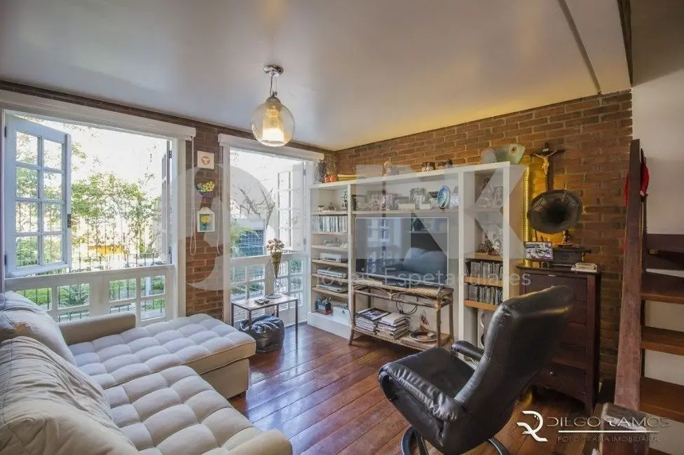 Foto 1 de Casa de Condomínio com 3 quartos à venda, 280m2 em Chácara das Pedras, Porto Alegre - RS