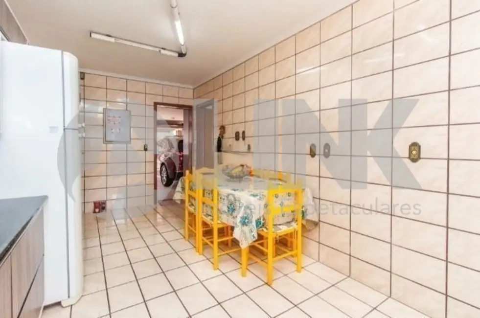 Foto 8 de Casa com 4 quartos à venda, 259m2 em Jardim Itu, Porto Alegre - RS