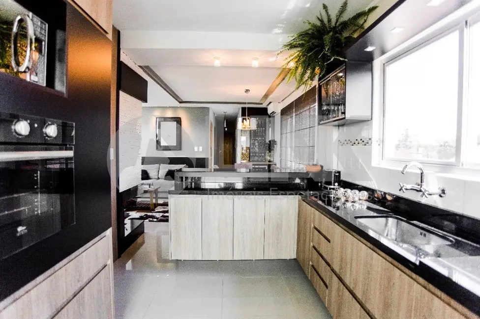 Apartamento com 3 quartos à venda, 164m2 em Vila Ipiranga, Porto Alegre - RS - imagem 7 Foto 7 de Apartamento com 3 quartos à venda, 164m2 em Vila Ipiranga, Porto Alegre - RS