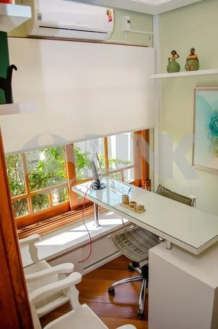 Foto 3 de Casa com 5 quartos à venda, 550m2 em Chácara das Pedras, Porto Alegre - RS