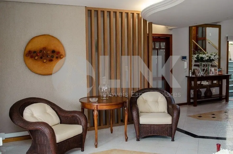 Foto 2 de Casa com 5 quartos à venda, 550m2 em Chácara das Pedras, Porto Alegre - RS