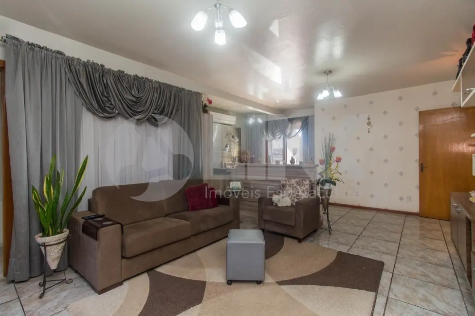 Foto 2 de Casa com 3 quartos à venda, 155m2 em Vila Ipiranga, Porto Alegre - RS