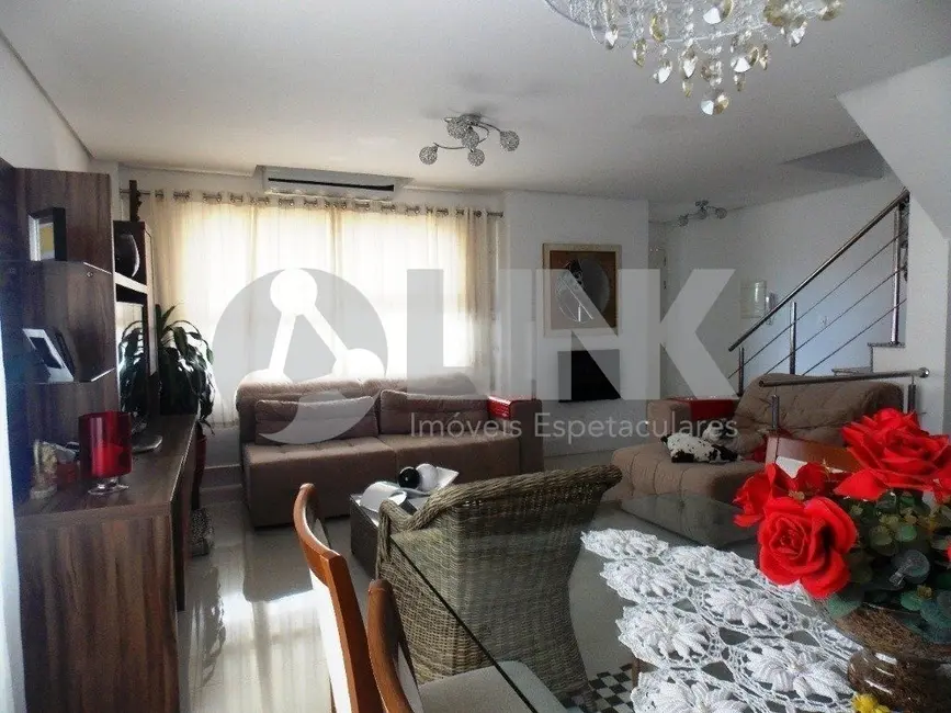 Casa com 3 quartos à venda, 183m2 em Jardim Itu, Porto Alegre - RS - imagem 3 Foto 3 de Casa com 3 quartos à venda, 183m2 em Jardim Itu, Porto Alegre - RS