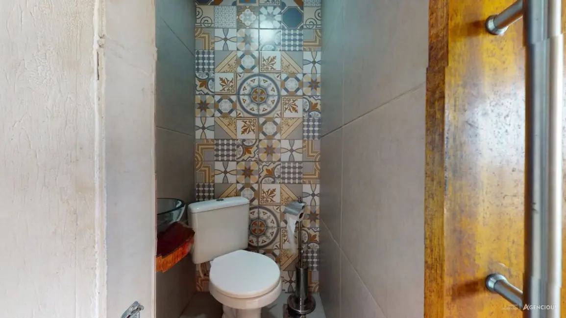 Casa com 3 quartos à venda, 300m2 em Porto Alegre - RS - imagem 6 Foto 6 de Casa com 3 quartos à venda, 300m2 em Porto Alegre - RS