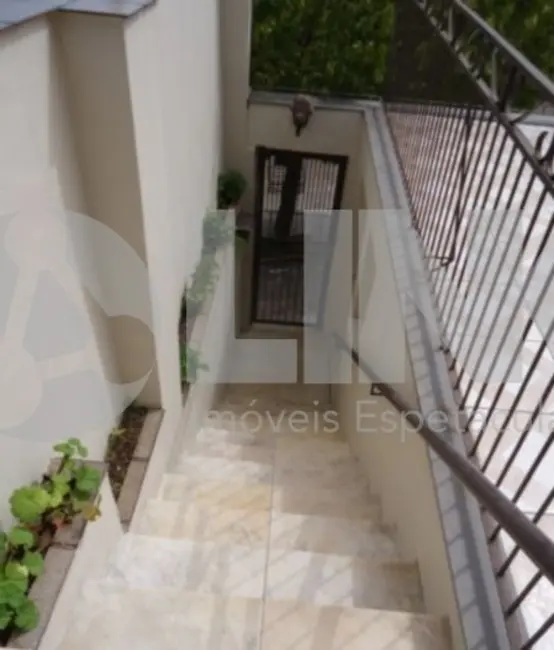 Casa com 4 quartos à venda, 179m2 em Medianeira, Porto Alegre - RS - imagem 7 Foto 7 de Casa com 4 quartos à venda, 179m2 em Medianeira, Porto Alegre - RS