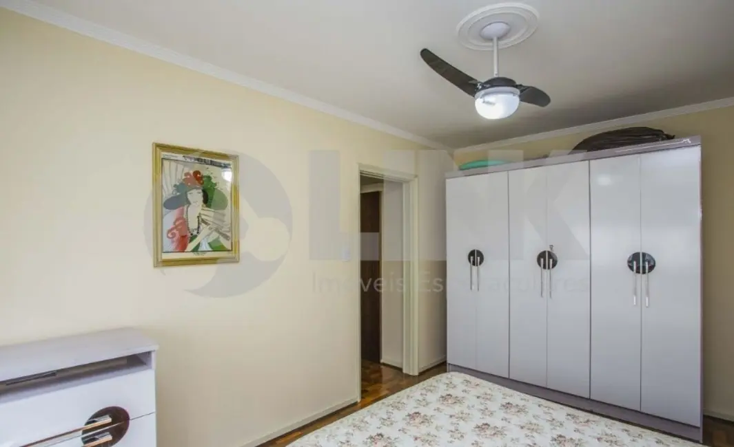 Apartamento com 3 quartos à venda, 131m2 em Menino Deus, Porto Alegre - RS - imagem 8 Foto 8 de Apartamento com 3 quartos à venda, 131m2 em Menino Deus, Porto Alegre - RS