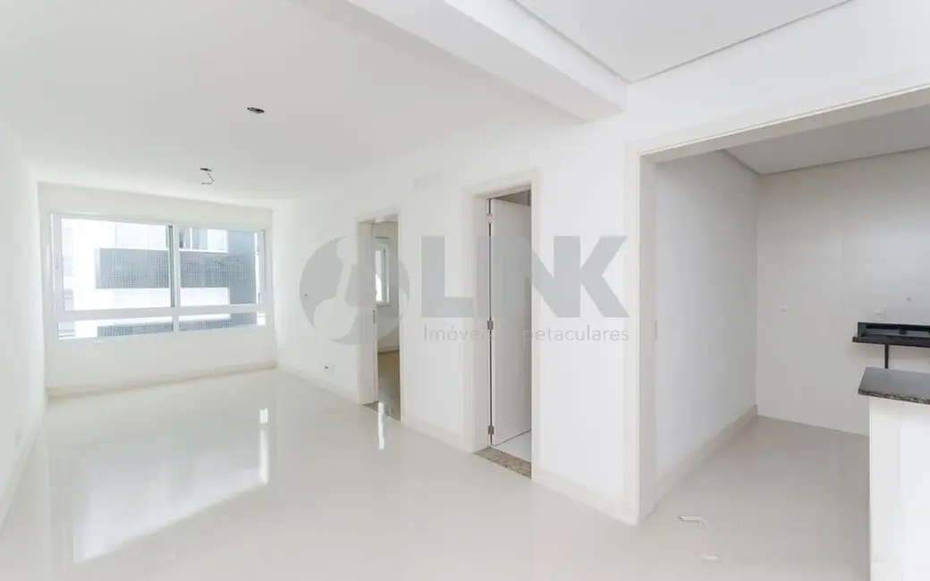 Foto 1 de Apartamento com 1 quarto à venda, 55m2 em Passo da Areia, Porto Alegre - RS