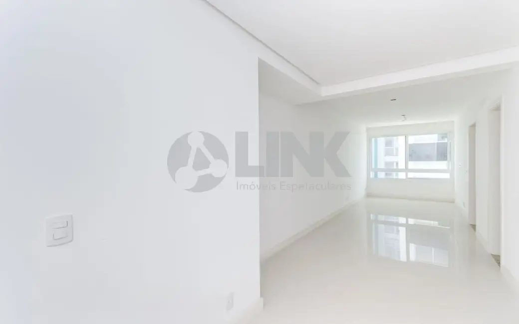 Apartamento com 1 quarto à venda, 55m2 em Passo da Areia, Porto Alegre - RS - imagem 3 Foto 3 de Apartamento com 1 quarto à venda, 55m2 em Passo da Areia, Porto Alegre - RS