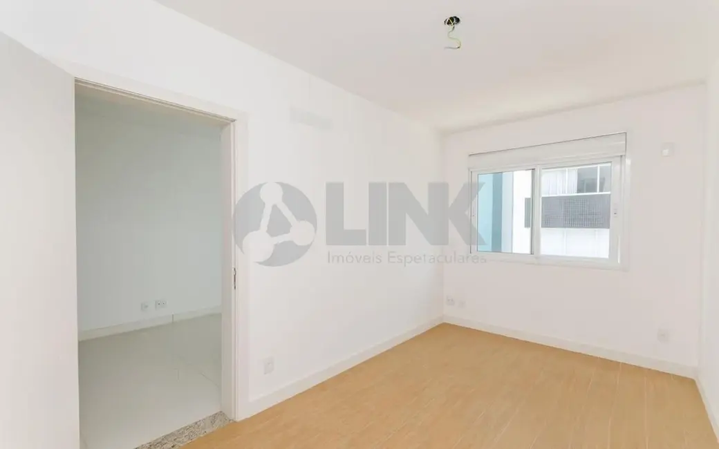 Apartamento com 1 quarto à venda, 55m2 em Passo da Areia, Porto Alegre - RS - imagem 7 Foto 7 de Apartamento com 1 quarto à venda, 55m2 em Passo da Areia, Porto Alegre - RS