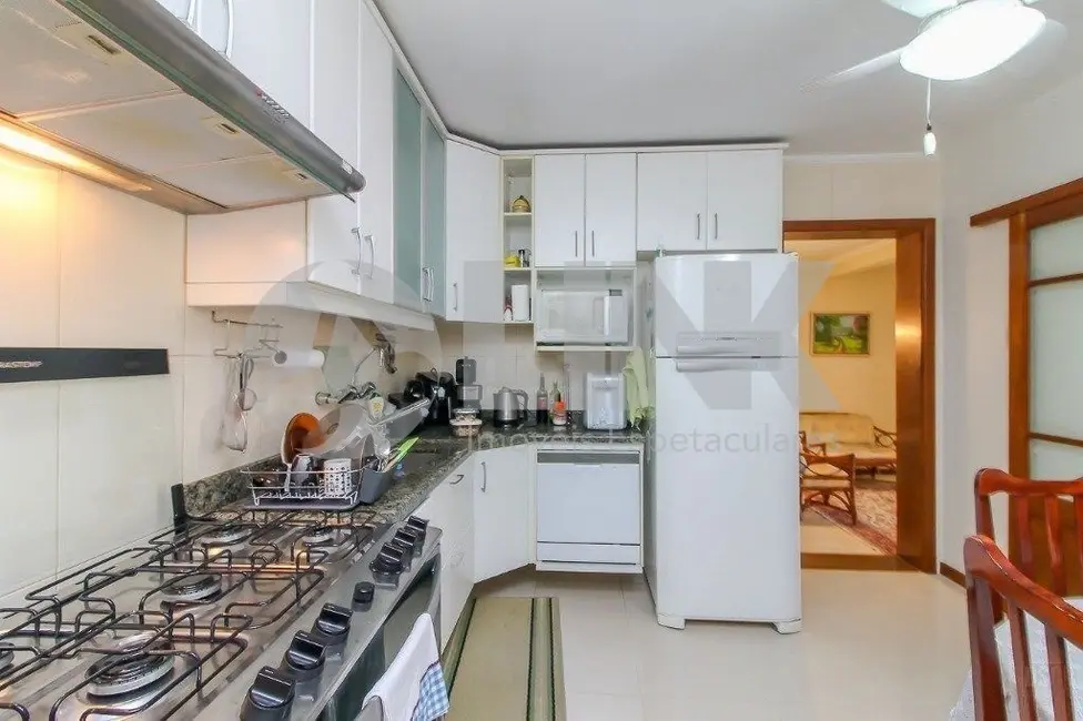 Casa com 5 quartos à venda, 192m2 em Passo da Areia, Porto Alegre - RS - imagem 6 Foto 6 de Casa com 5 quartos à venda, 192m2 em Passo da Areia, Porto Alegre - RS