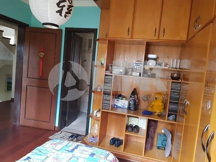 Casa com 4 quartos à venda, 338m2 em Jardim Itu, Porto Alegre - RS - imagem 7 Foto 7 de Casa com 4 quartos à venda, 338m2 em Jardim Itu, Porto Alegre - RS