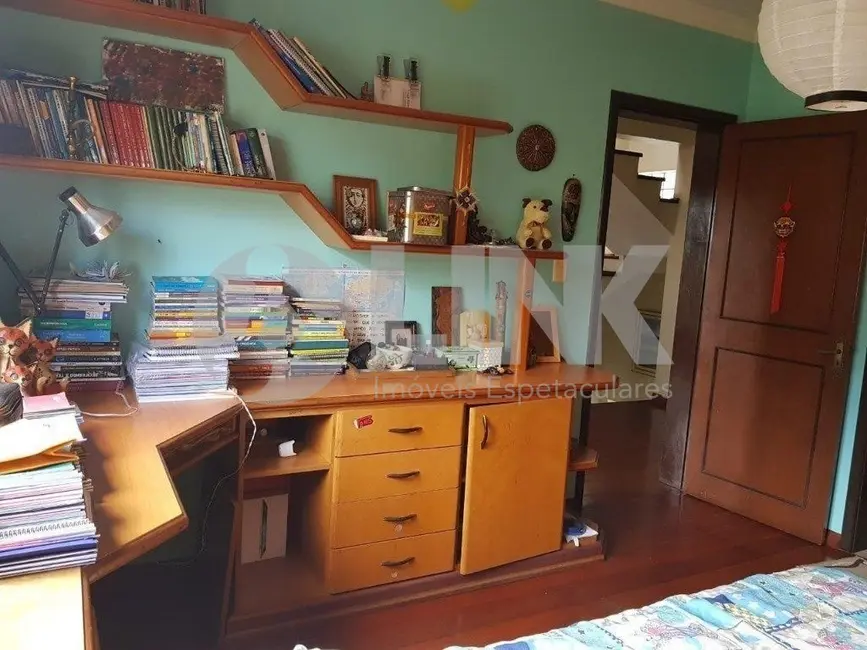 Casa com 4 quartos à venda, 338m2 em Jardim Itu, Porto Alegre - RS - imagem 6 Foto 6 de Casa com 4 quartos à venda, 338m2 em Jardim Itu, Porto Alegre - RS