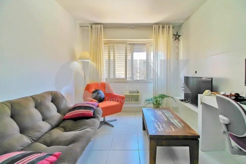 Foto 2 de Apartamento com 1 quarto à venda, 44m2 em Mário Quintana, Porto Alegre - RS
