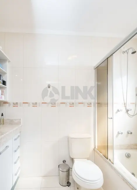 Casa com 3 quartos à venda, 182m2 em Vila Ipiranga, Porto Alegre - RS - imagem 6 Foto 6 de Casa com 3 quartos à venda, 182m2 em Vila Ipiranga, Porto Alegre - RS