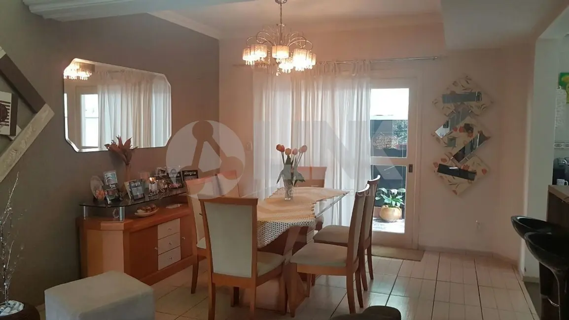 Foto 2 de Casa com 3 quartos à venda, 165m2 em Sarandi, Porto Alegre - RS