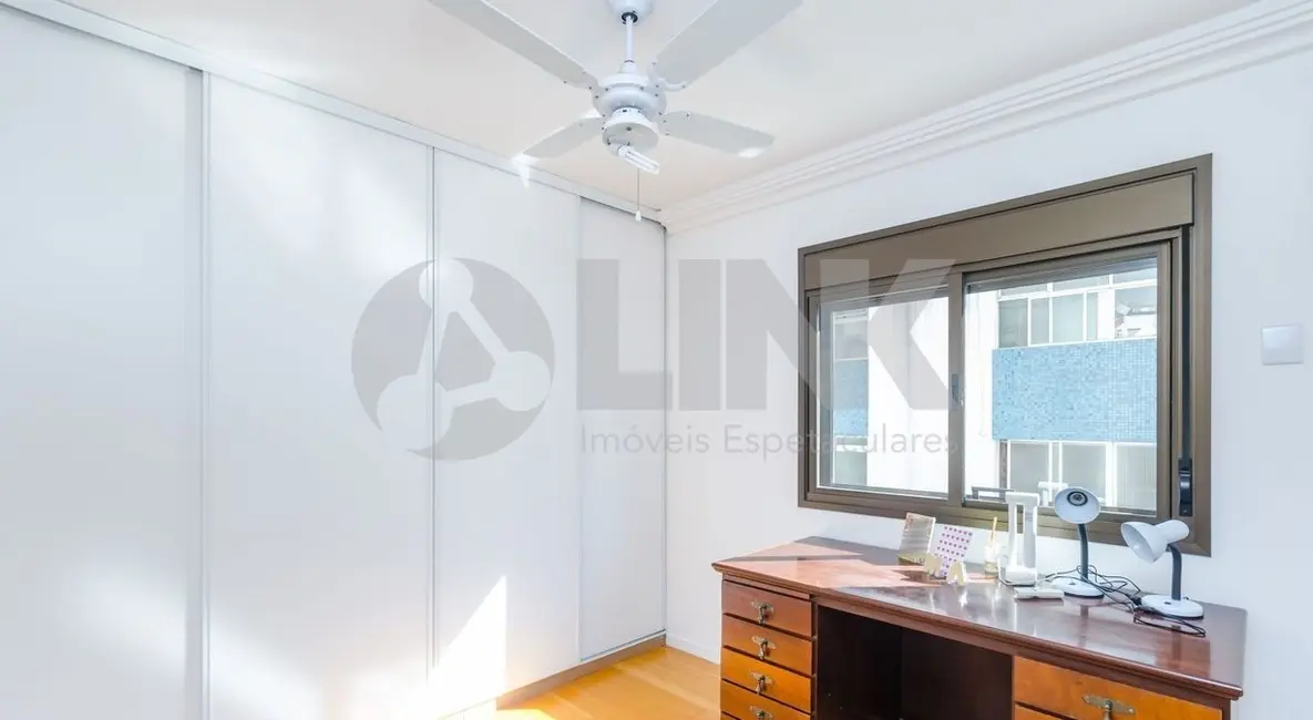 Apartamento com 3 quartos à venda, 123m2 em Higienópolis, Porto Alegre - RS - imagem 9 Foto 9 de Apartamento com 3 quartos à venda, 123m2 em Higienópolis, Porto Alegre - RS
