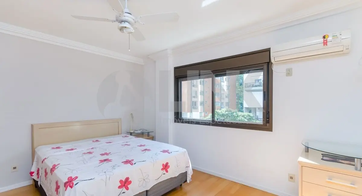 Apartamento com 3 quartos à venda, 123m2 em Higienópolis, Porto Alegre - RS - imagem 6 Foto 6 de Apartamento com 3 quartos à venda, 123m2 em Higienópolis, Porto Alegre - RS