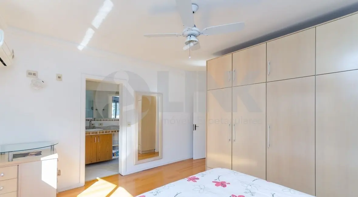 Apartamento com 3 quartos à venda, 123m2 em Higienópolis, Porto Alegre - RS - imagem 7 Foto 7 de Apartamento com 3 quartos à venda, 123m2 em Higienópolis, Porto Alegre - RS