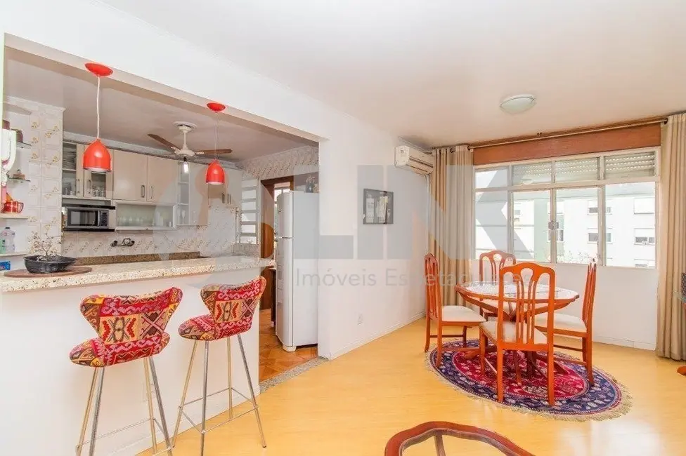 Foto 1 de Apartamento com 2 quartos à venda, 77m2 em Passo da Areia, Porto Alegre - RS
