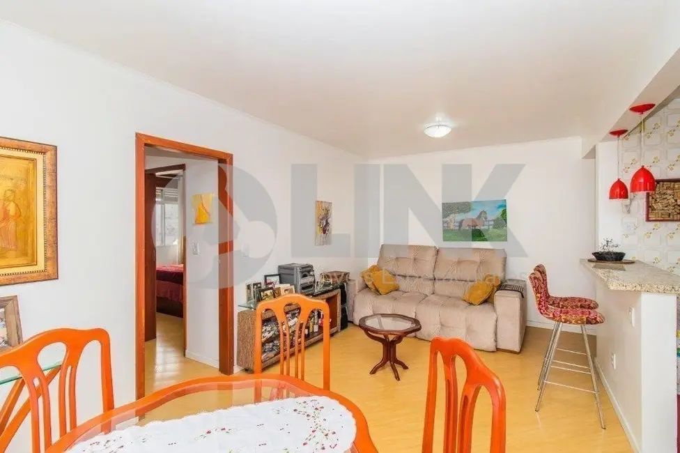 Foto 2 de Apartamento com 2 quartos à venda, 77m2 em Passo da Areia, Porto Alegre - RS