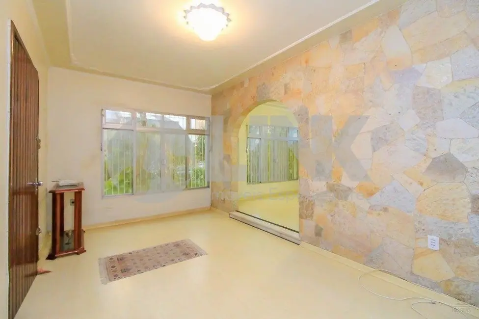 Foto 2 de Casa com 3 quartos à venda, 181m2 em Passo da Areia, Porto Alegre - RS