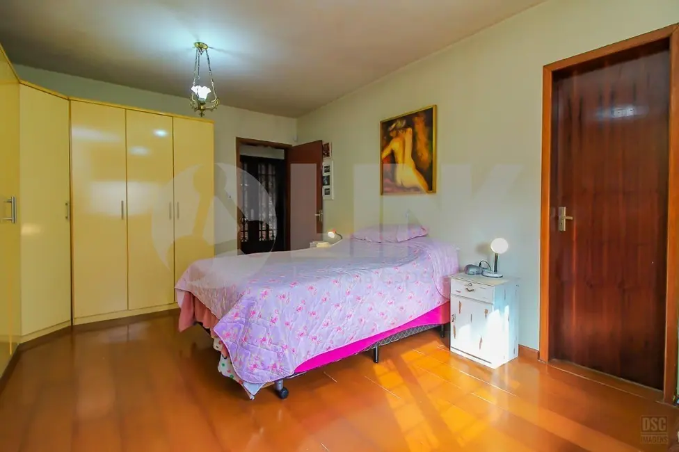 Casa com 3 quartos à venda, 255m2 em Vila Ipiranga, Porto Alegre - RS - imagem 9 Foto 9 de Casa com 3 quartos à venda, 255m2 em Vila Ipiranga, Porto Alegre - RS