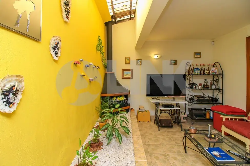 Casa com 3 quartos à venda, 255m2 em Vila Ipiranga, Porto Alegre - RS - imagem 3 Foto 3 de Casa com 3 quartos à venda, 255m2 em Vila Ipiranga, Porto Alegre - RS