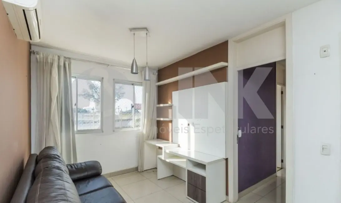 Foto 2 de Apartamento com 3 quartos à venda, 53m2 em São Sebastião, Porto Alegre - RS