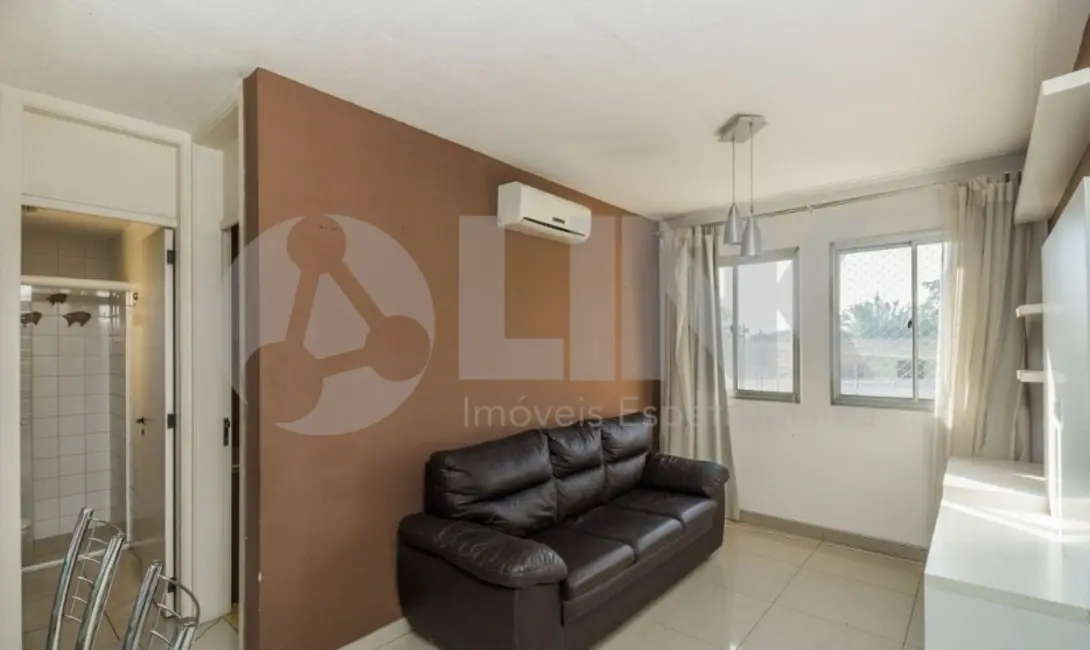 Foto 4 de Apartamento com 3 quartos à venda, 53m2 em São Sebastião, Porto Alegre - RS