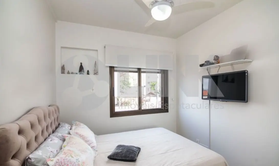 Apartamento com 3 quartos à venda, 82m2 em Passo da Areia, Porto Alegre - RS - imagem 9 Foto 9 de Apartamento com 3 quartos à venda, 82m2 em Passo da Areia, Porto Alegre - RS