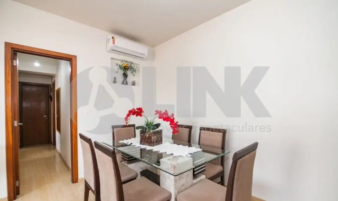 Apartamento com 3 quartos à venda, 82m2 em Passo da Areia, Porto Alegre - RS - imagem 7 Foto 7 de Apartamento com 3 quartos à venda, 82m2 em Passo da Areia, Porto Alegre - RS