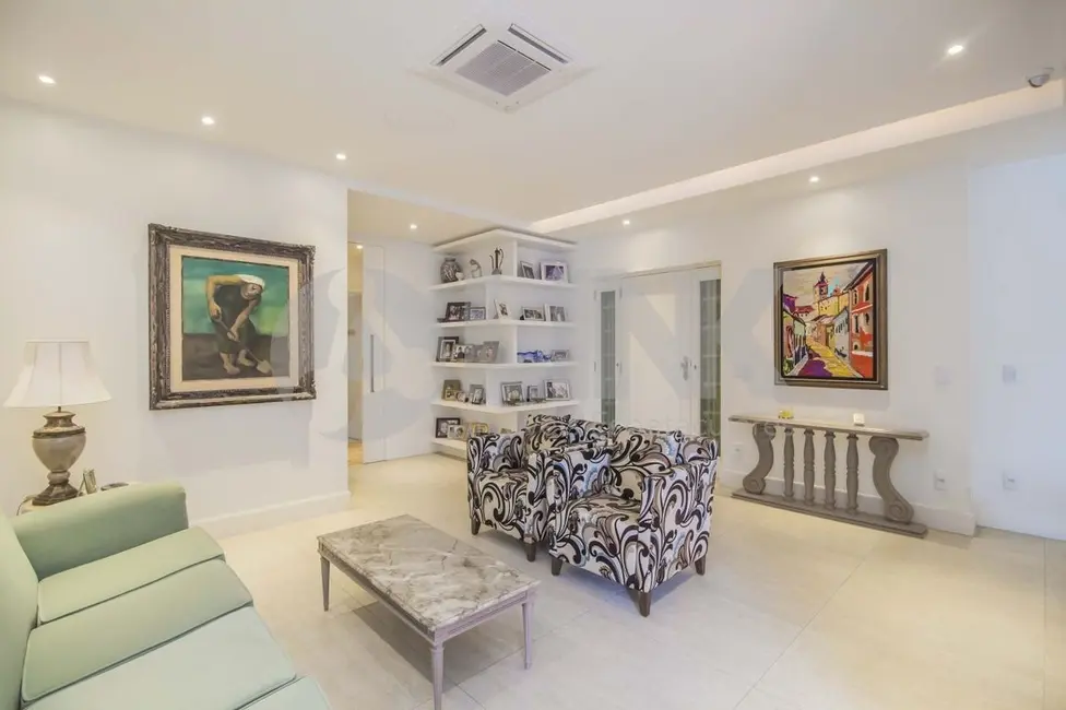 Apartamento com 4 quartos à venda, 251m2 em Moinhos de Vento, Porto Alegre - RS - imagem 6 Foto 6 de Apartamento com 4 quartos à venda, 251m2 em Moinhos de Vento, Porto Alegre - RS