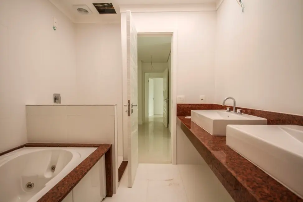 Foto 7 de Apartamento com 3 quartos à venda, 177m2 em Três Figueiras, Porto Alegre - RS