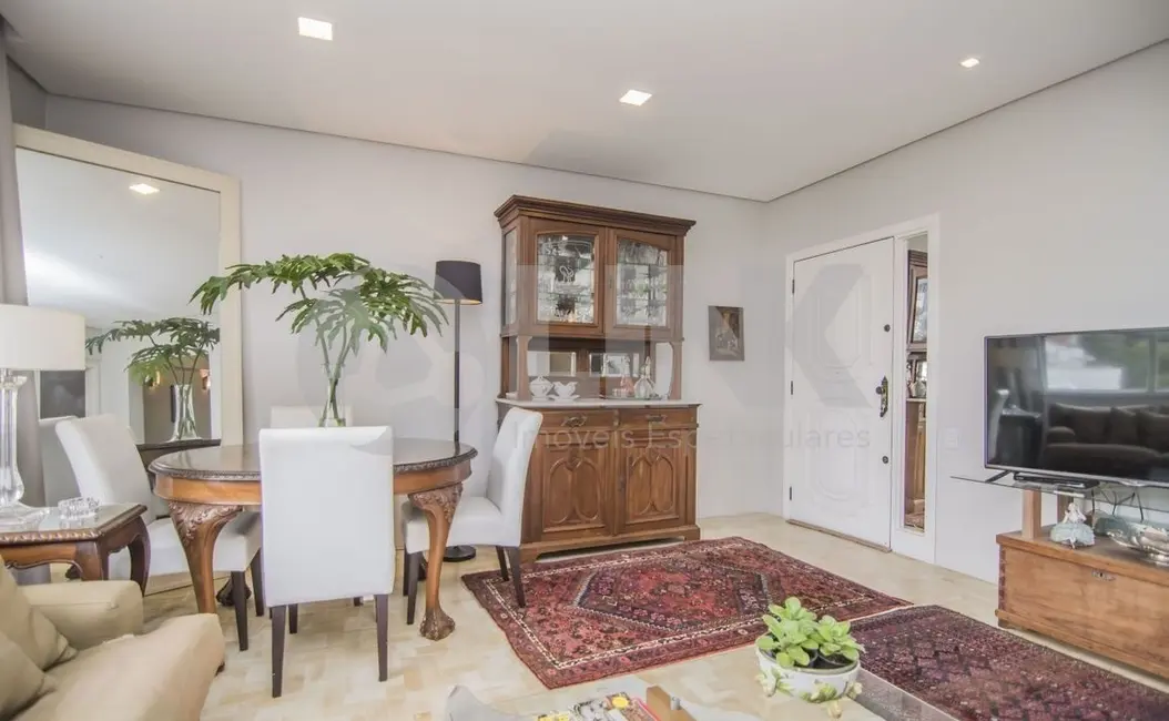 Apartamento com 3 quartos à venda, 98m2 em Moinhos de Vento, Porto Alegre - RS - imagem 3 Foto 3 de Apartamento com 3 quartos à venda, 98m2 em Moinhos de Vento, Porto Alegre - RS