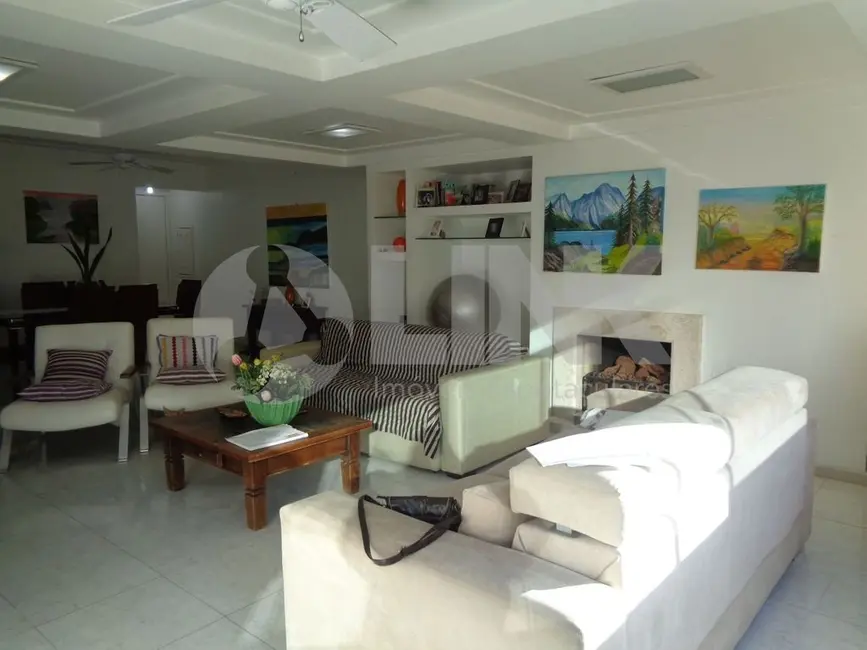Apartamento com 3 quartos à venda, 125m2 em Moinhos de Vento, Porto Alegre - RS - imagem 3 Foto 3 de Apartamento com 3 quartos à venda, 125m2 em Moinhos de Vento, Porto Alegre - RS