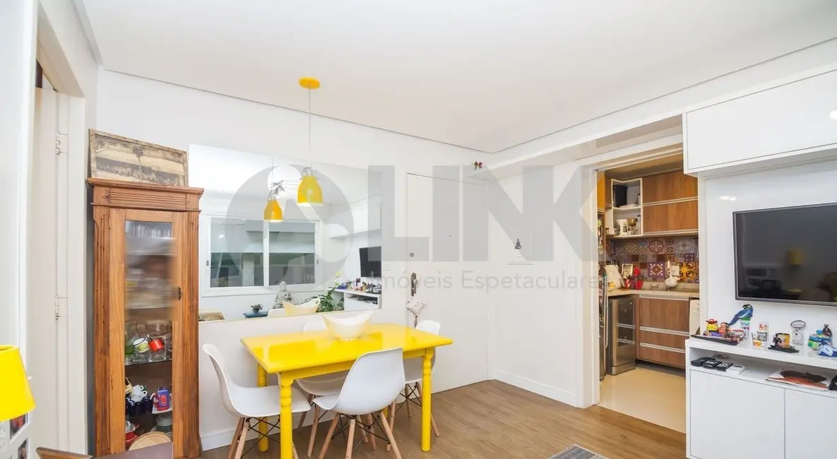 Apartamento com 2 quartos à venda, 52m2 em Moinhos de Vento, Porto Alegre - RS - imagem 3 Foto 3 de Apartamento com 2 quartos à venda, 52m2 em Moinhos de Vento, Porto Alegre - RS