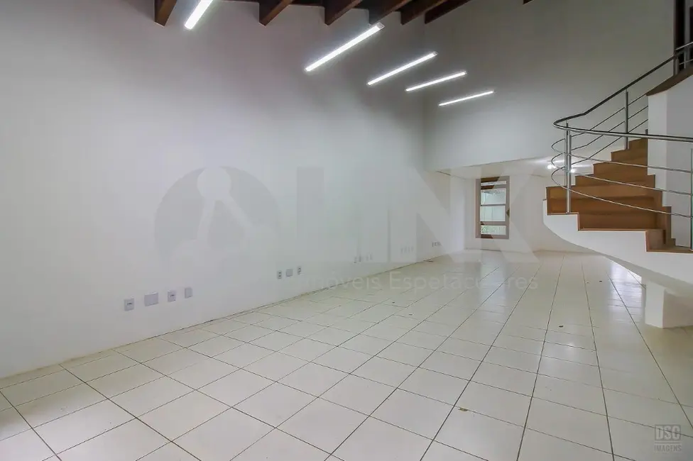 Casa com 3 quartos à venda, 258m2 em Sarandi, Porto Alegre - RS - imagem 5 Foto 5 de Casa com 3 quartos à venda, 258m2 em Sarandi, Porto Alegre - RS