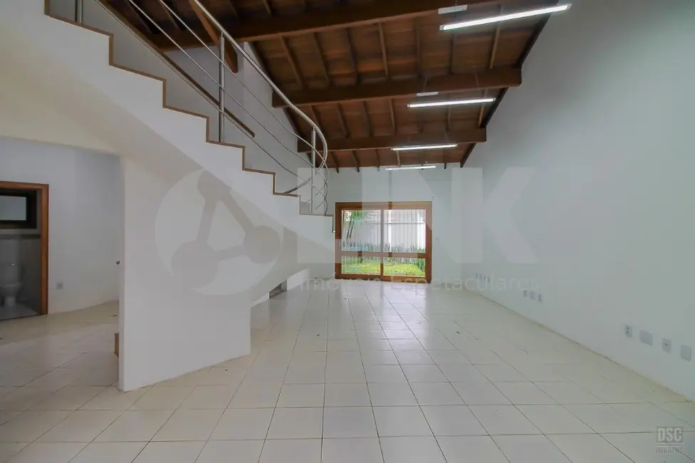 Casa com 3 quartos à venda, 258m2 em Sarandi, Porto Alegre - RS - imagem 6 Foto 6 de Casa com 3 quartos à venda, 258m2 em Sarandi, Porto Alegre - RS