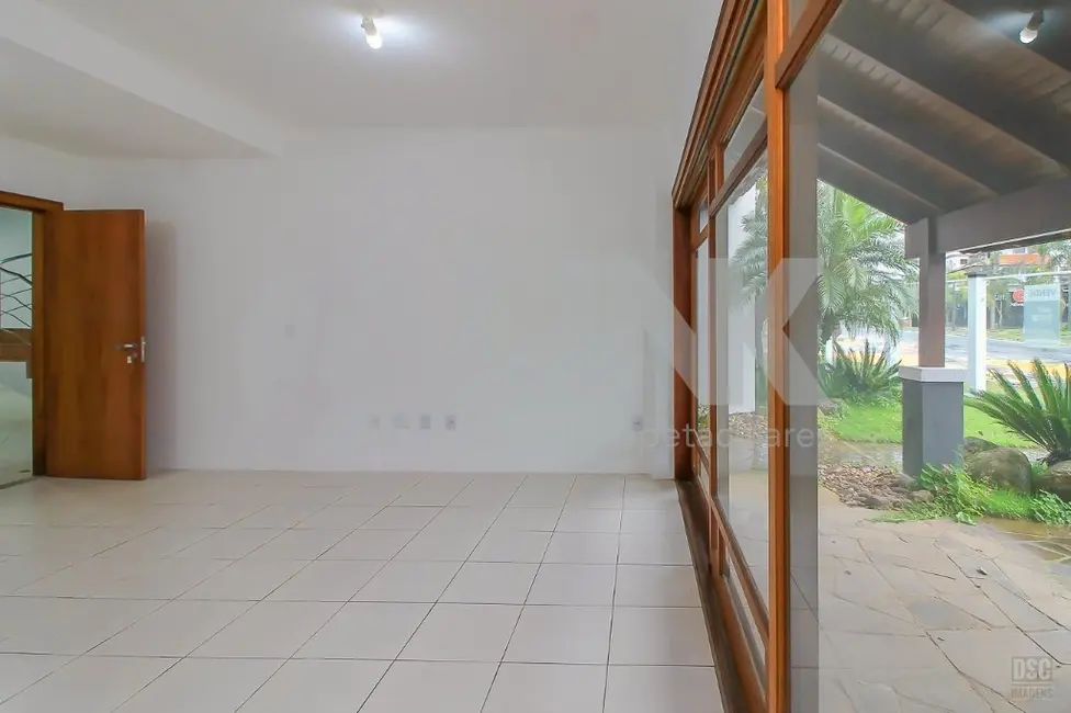 Casa com 3 quartos à venda, 258m2 em Sarandi, Porto Alegre - RS - imagem 8 Foto 8 de Casa com 3 quartos à venda, 258m2 em Sarandi, Porto Alegre - RS