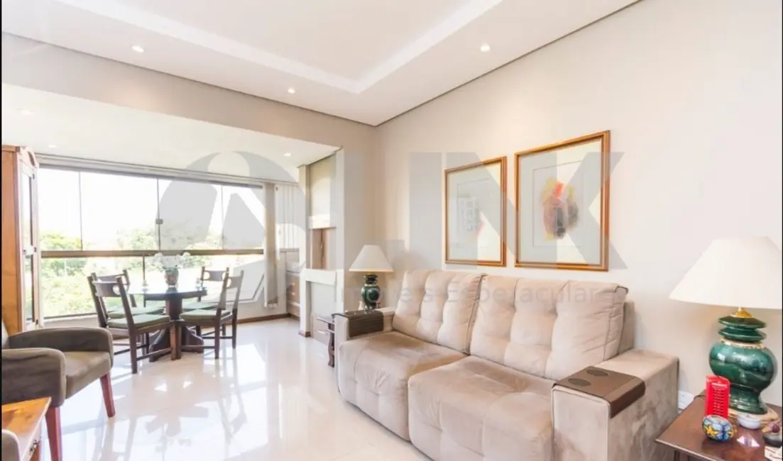 Foto 2 de Apartamento com 3 quartos à venda, 118m2 em Passo da Areia, Porto Alegre - RS